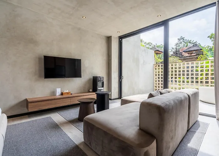 Work, And Unwind! Jungle Vista By Bcg Apartment