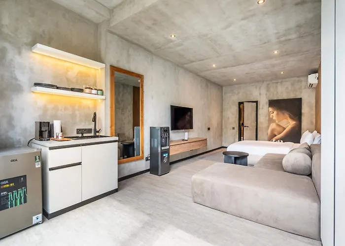 Work, And Unwind! Jungle Vista By Bcg *